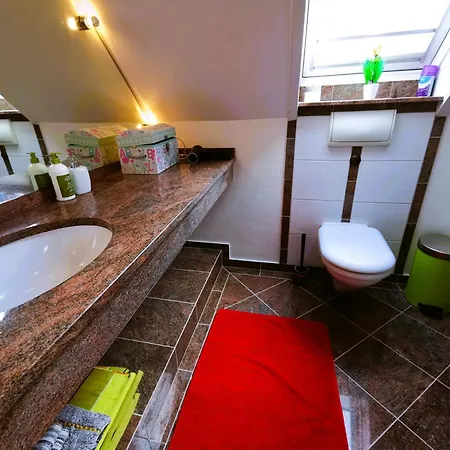 Doppelzimmer, Eigenes Bad, Stadtnahe, Ruhig, Airport Nahe! * Bonningstedt